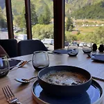 Du Puy Ferrand , Restaurant La Table De L'ours Le Mont-Dore
