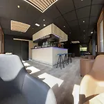 Du Puy Ferrand , Restaurant La Table De L'ours Hotel Le Mont-Dore