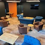 Du Puy Ferrand , Restaurant La Table De L'ours Le Mont-Dore