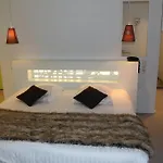 Du Puy Ferrand , Restaurant La Table De L'ours Hotel 3*