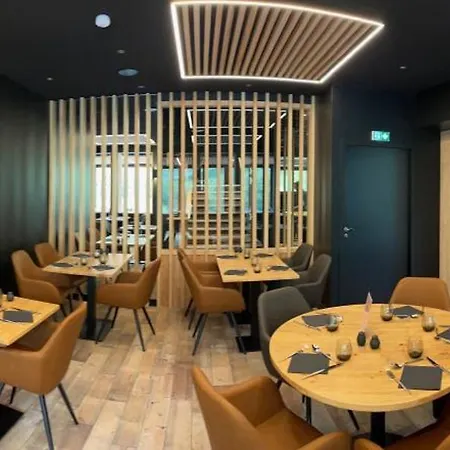 Szálloda Du Puy Ferrand , Restaurant La Table De L'ours