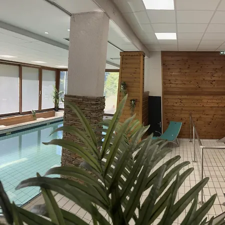 Du Puy Ferrand , Restaurant La Table De L'ours