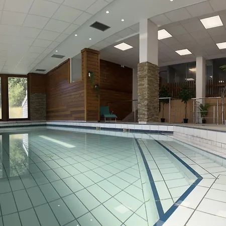 Du Puy Ferrand , Restaurant La Table De L'ours Hotel