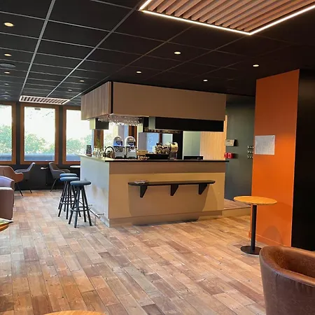 Szálloda Du Puy Ferrand , Restaurant La Table De L'ours