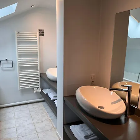 Du Puy Ferrand , Restaurant La Table De L'ours