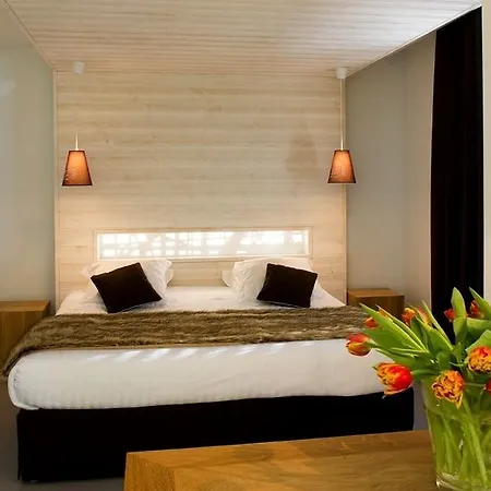 Du Puy Ferrand , Restaurant La Table De L'ours Hotell