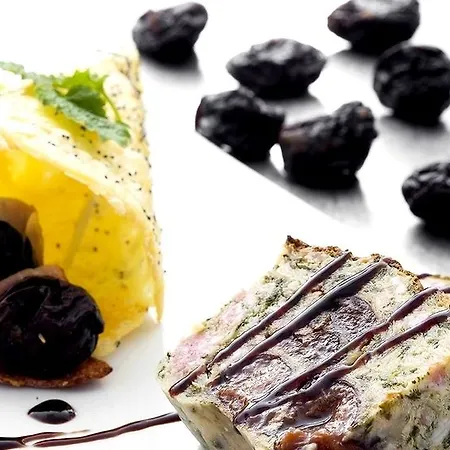 Du Puy Ferrand , Restaurant La Table De L'ours Отель