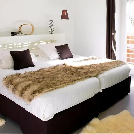 Du Puy Ferrand , Restaurant La Table De L'ours