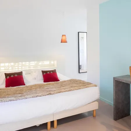 Du Puy Ferrand , Restaurant La Table De L'ours 3*