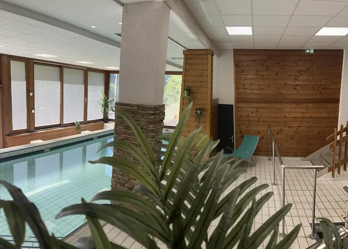 Du Puy Ferrand , Restaurant La Table De L'ours