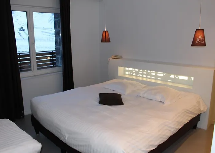 Du Puy Ferrand , Restaurant La Table De L'ours 3*