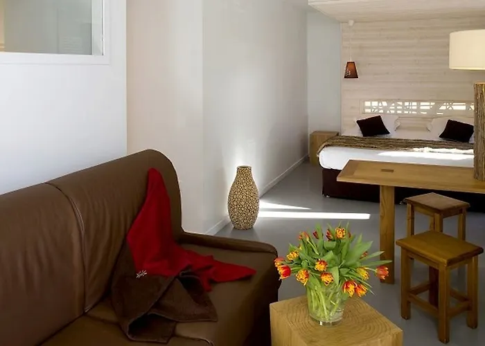 Du Puy Ferrand , Restaurant La Table De L'ours Hotell Le Mont-Dore