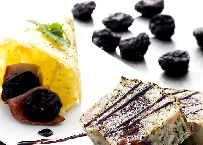 Du Puy Ferrand , Restaurant La Table De L'ours Hotell