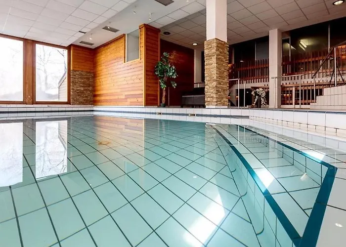 Du Puy Ferrand , Restaurant La Table De L'ours Hotel Mont-Dore