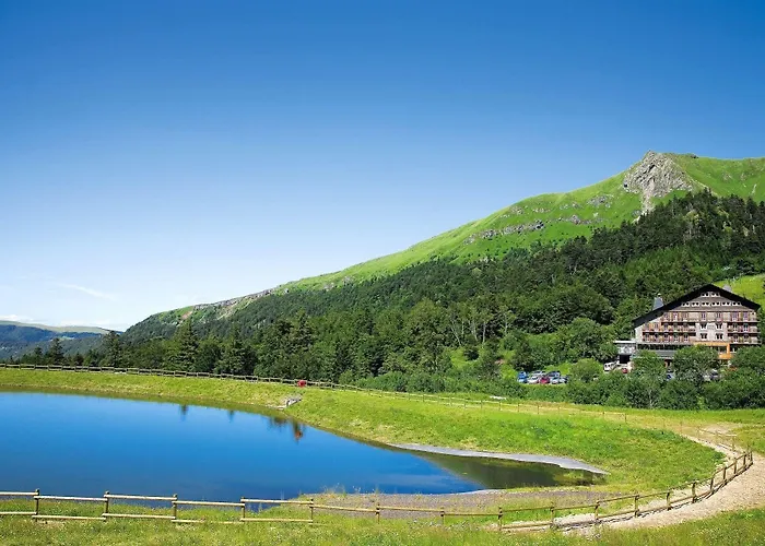 Du Puy Ferrand , Restaurant La Table De L'ours 3* Mont-Dore